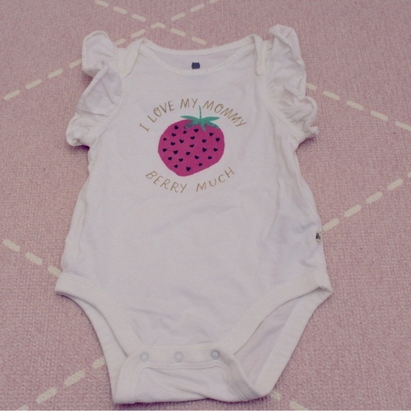 Baby Gap Onesie I Love My Mommy Berry Much 12-18 Months Mother’s Day - Picture 2 of 5